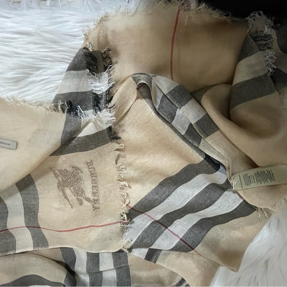 Burberry Cashmere Wrap/Shawl Scarf. - Picture 15 of 15